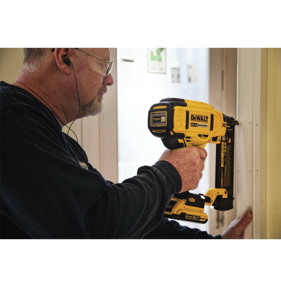 Power Tools Dewalt Nailers | Dewalt Dcn680D1 20V Max Xr Lithium-Ion 18 Gauge Cordless Brad Nailer Kit (2 Ah)